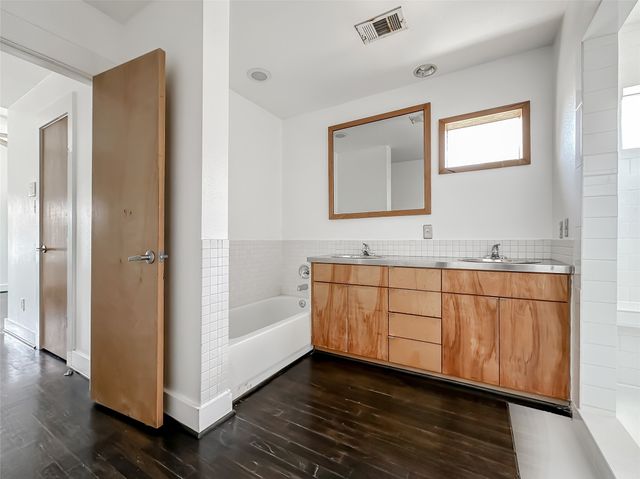 417 S Beacon Street, Dallas, TX 75223
