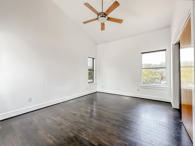 417 S Beacon Street, Dallas, TX 75223