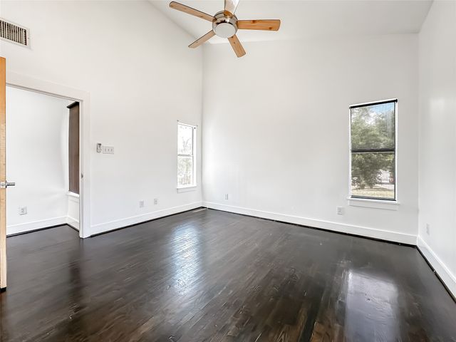 417 S Beacon Street, Dallas, TX 75223
