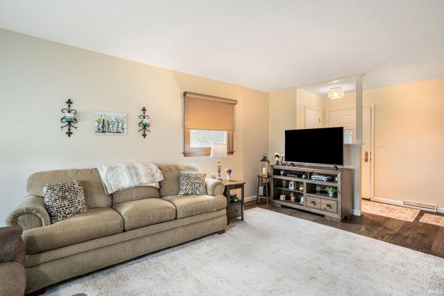 52122 Justine Drive, South Bend, IN 46628