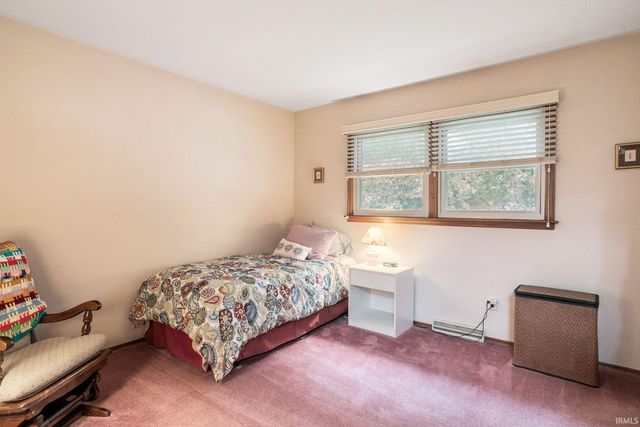 52122 Justine Drive, South Bend, IN 46628