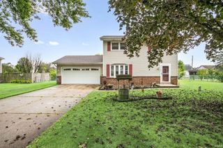 52122 Justine Drive, South Bend, IN 46628