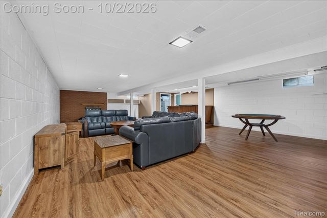 5539 Sunwood Drive, Waterford Charter Township, MI 48329