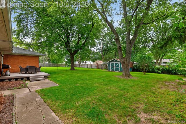 5539 Sunwood Drive, Waterford Charter Township, MI 48329
