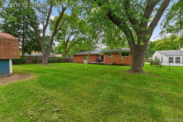 5539 Sunwood Drive, Waterford Charter Township, MI 48329