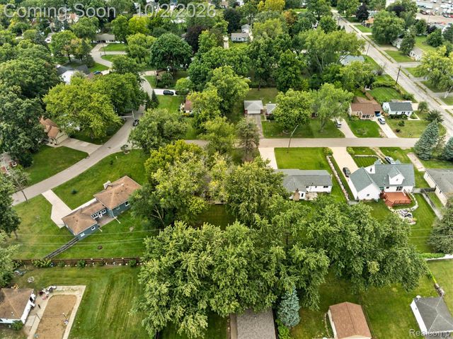 5539 Sunwood Drive, Waterford Charter Township, MI 48329