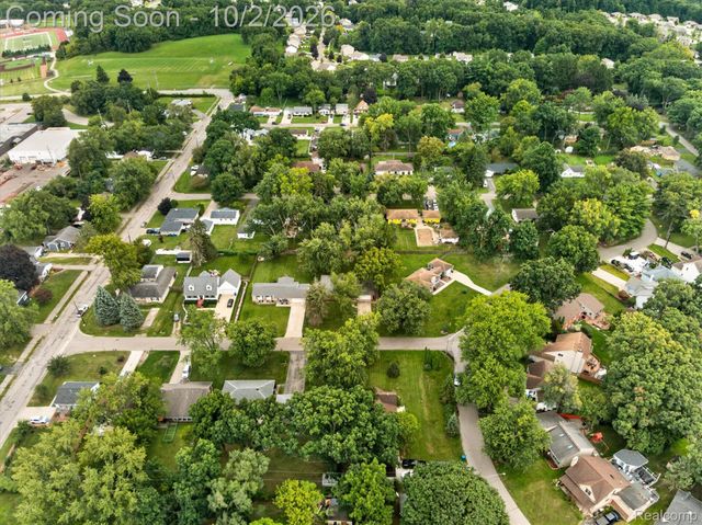 5539 Sunwood Drive, Waterford Charter Township, MI 48329