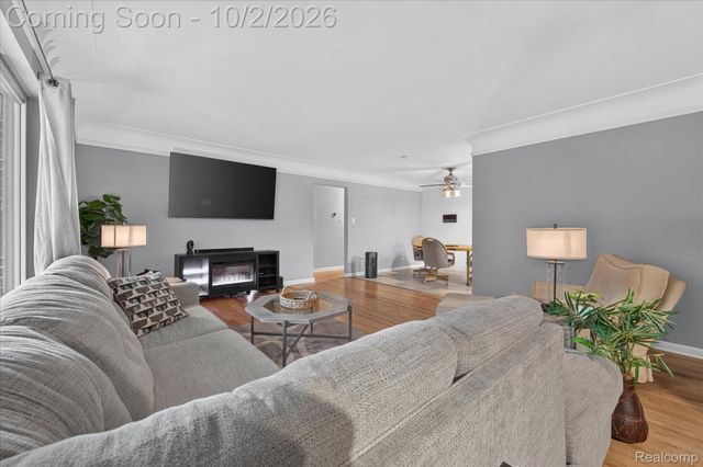 5539 Sunwood Drive, Waterford Charter Township, MI 48329