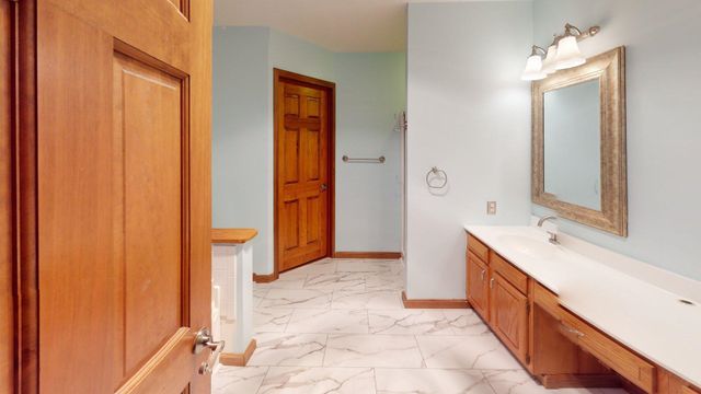 312 Lower Overlook Drive, Hurricane, WV 25526