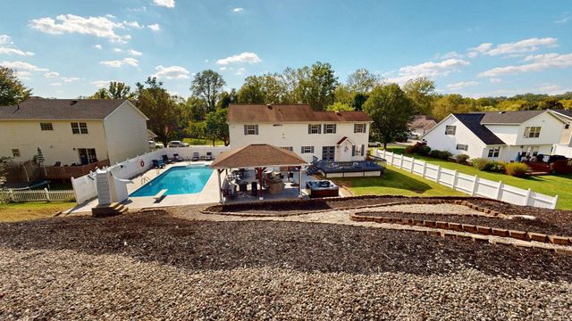 312 Lower Overlook Drive, Hurricane, WV 25526