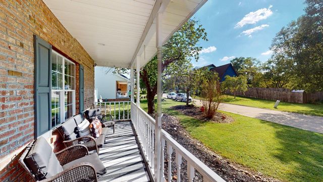 312 Lower Overlook Drive, Hurricane, WV 25526