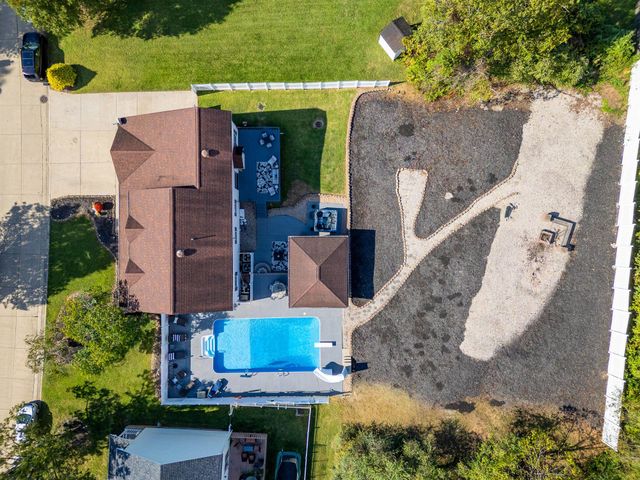 312 Lower Overlook Drive, Hurricane, WV 25526