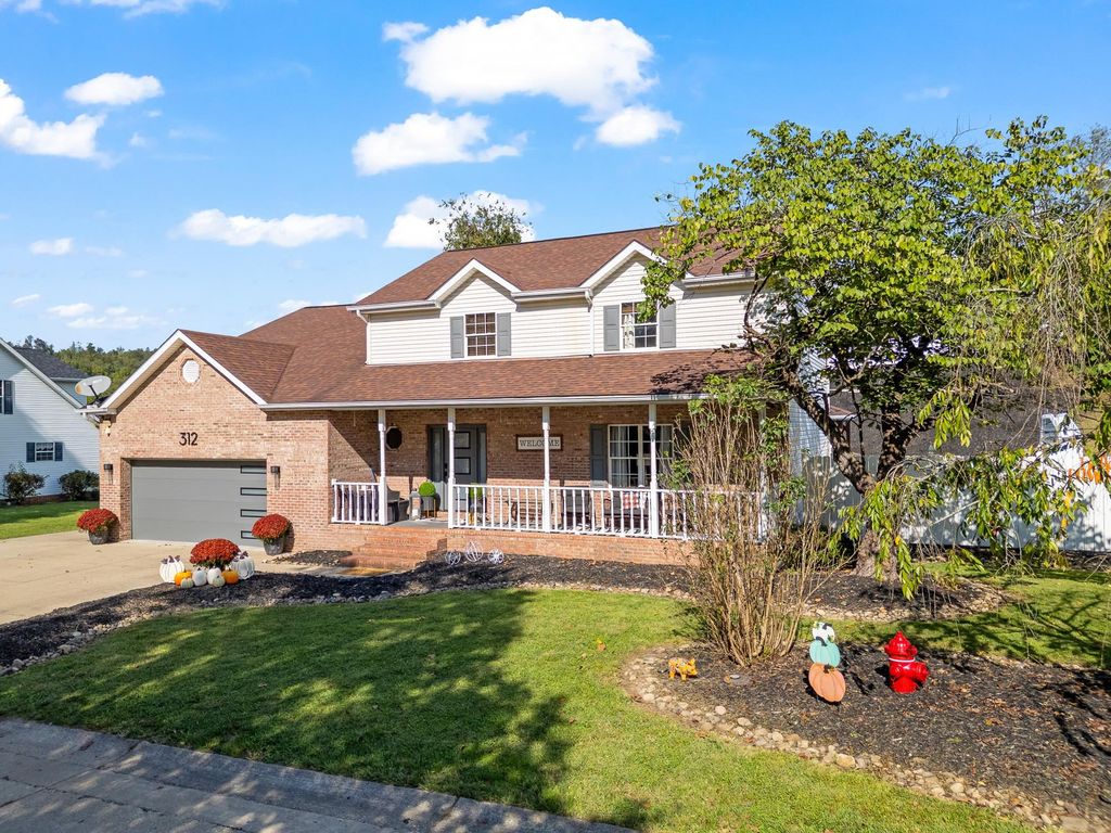 312 Lower Overlook Drive, Hurricane, WV 25526