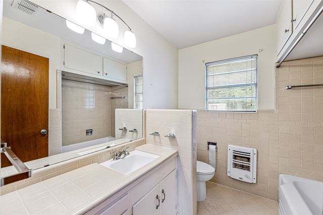 3041 Field Street, Haltom City, TX 76117