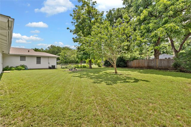 3041 Field Street, Haltom City, TX 76117