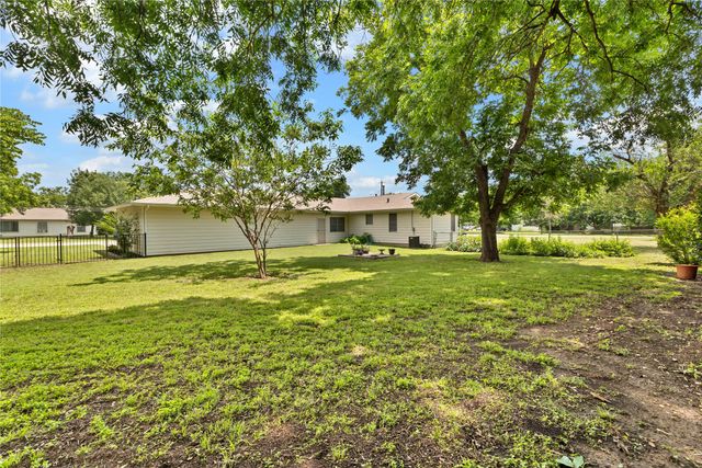 3041 Field Street, Haltom City, TX 76117