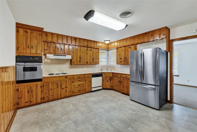 3041 Field Street, Haltom City, TX 76117