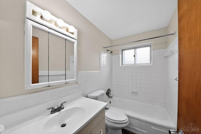 2290 Deblin Drive, Springfield Twp., OH 45239
