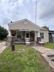 1020 S Quincy Avenue, Tulsa, OK 74120