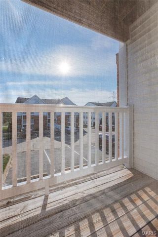 1233 Woodland Point Drive H, St Louis, MO 63146