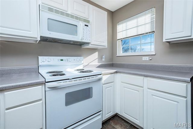 1233 Woodland Point Drive H, St Louis, MO 63146