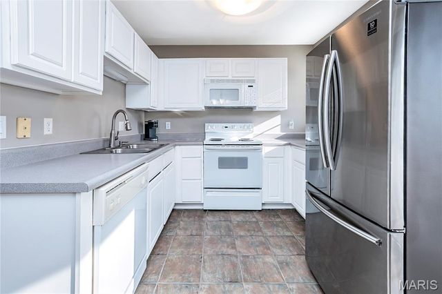 1233 Woodland Point Drive H, St Louis, MO 63146