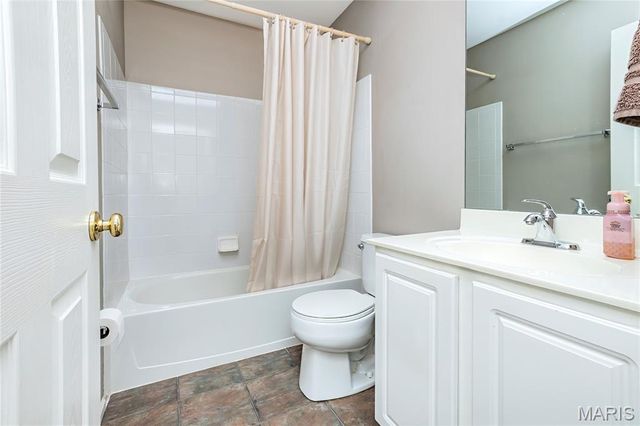 1233 Woodland Point Drive H, St Louis, MO 63146