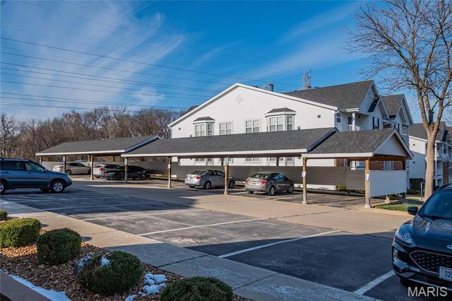 1233 Woodland Point Drive H, St Louis, MO 63146