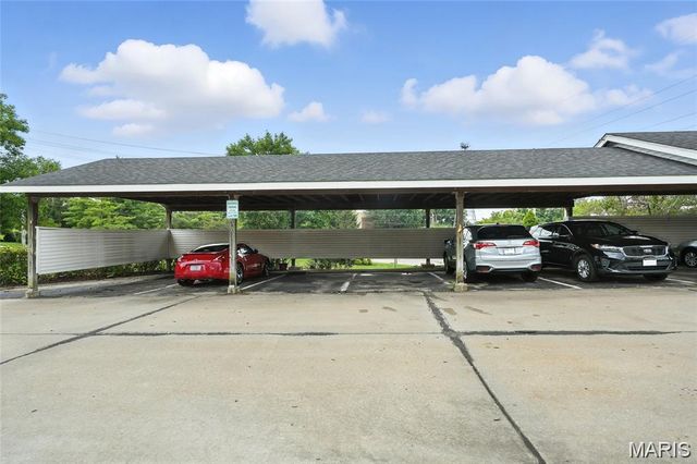 1233 Woodland Point Drive H, St Louis, MO 63146