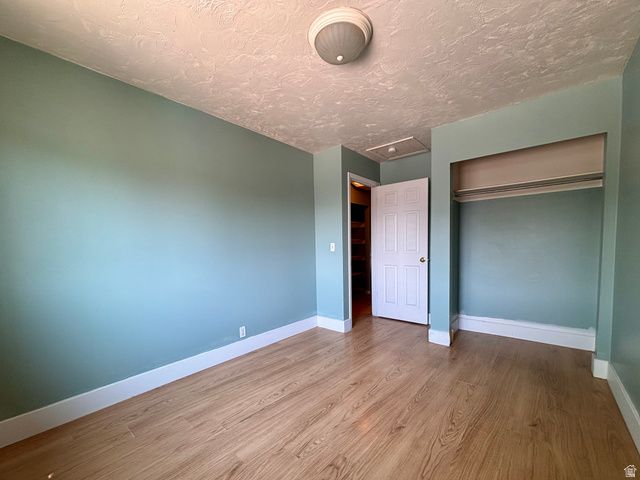 2216 W HEATHERGLEN DR, Taylorsville, UT 84129