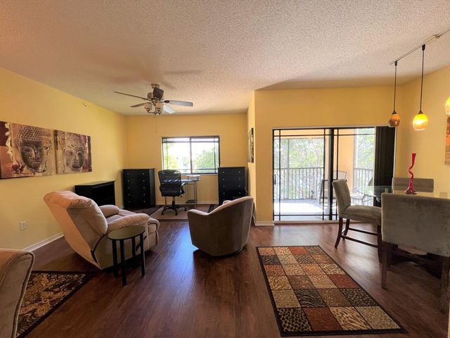 2814 Grande Parkway 304, Palm Beach Gardens, FL 33410