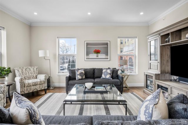 10 Byron Place 214, Larchmont, NY 10538