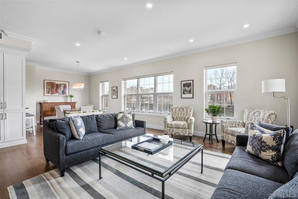 10 Byron Place 214, Larchmont, NY 10538