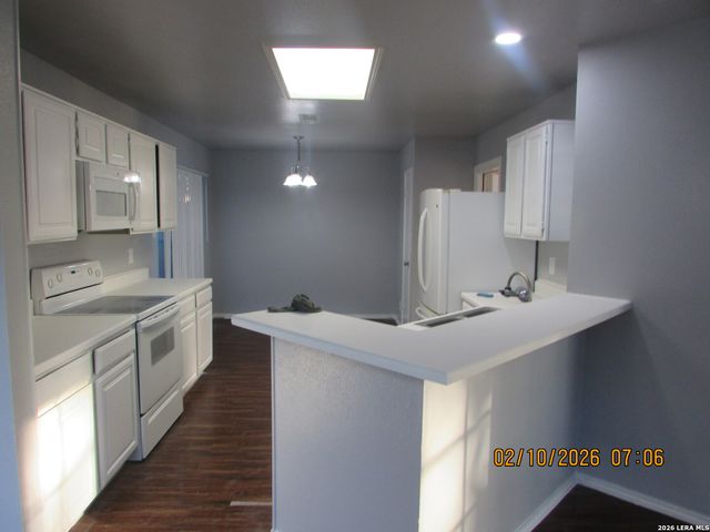 6003 Broadmeadow, San Antonio, TX 78240