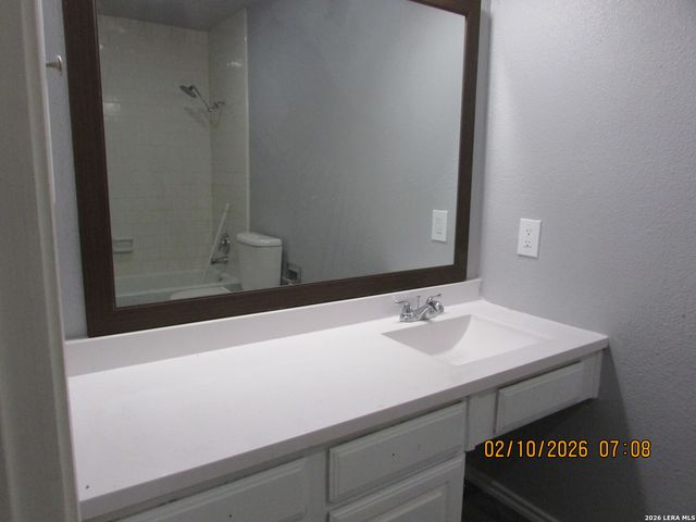 6003 Broadmeadow, San Antonio, TX 78240