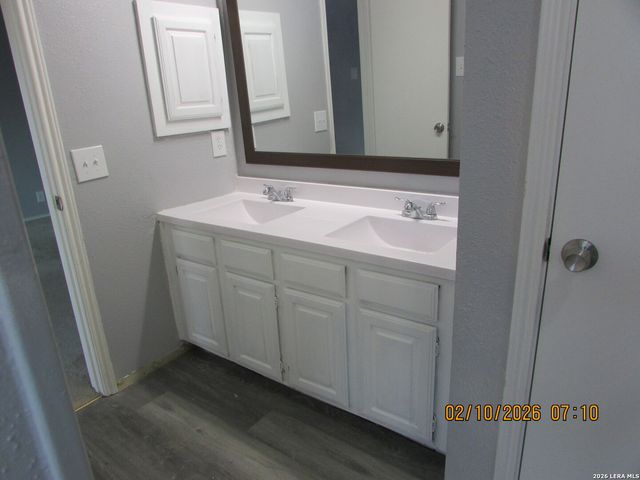 6003 Broadmeadow, San Antonio, TX 78240