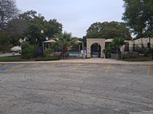 6003 Broadmeadow, San Antonio, TX 78240