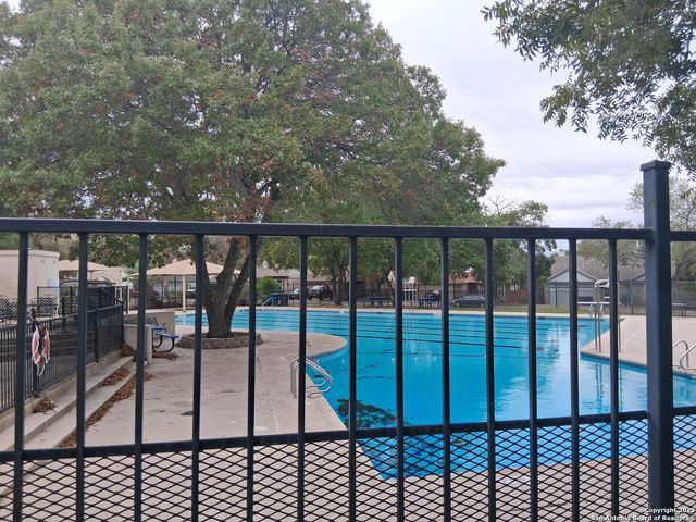 6003 Broadmeadow, San Antonio, TX 78240