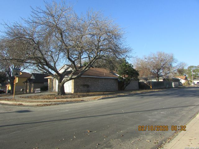 6003 Broadmeadow, San Antonio, TX 78240