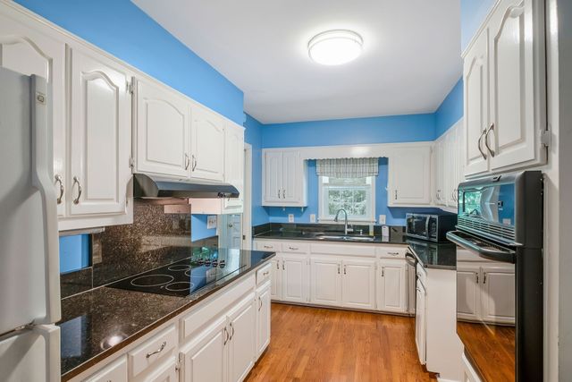 107 Leslie Ln, Hohenwald, TN 38462