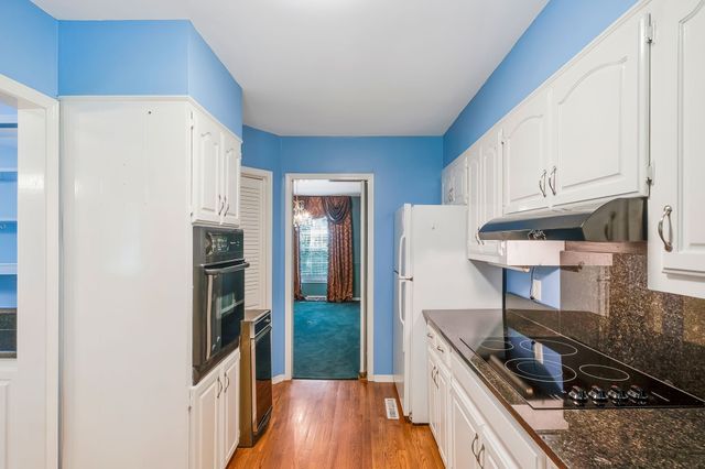 107 Leslie Ln, Hohenwald, TN 38462