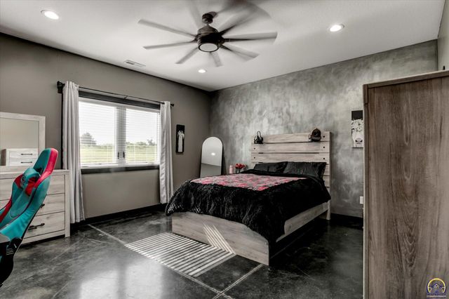 1982 Indiana Rd, Ottawa, KS 66067