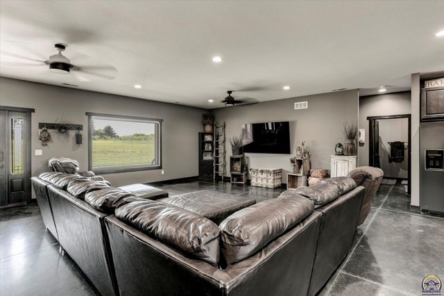 1982 Indiana Rd, Ottawa, KS 66067