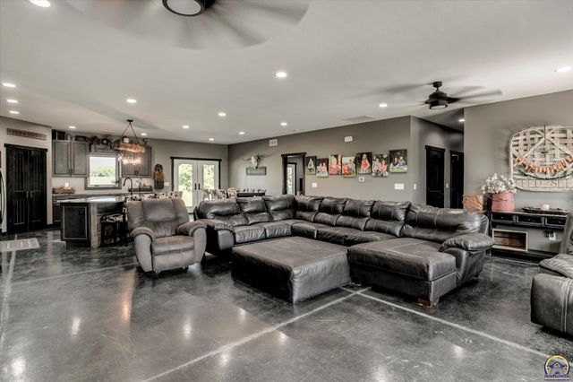 1982 Indiana Rd, Ottawa, KS 66067