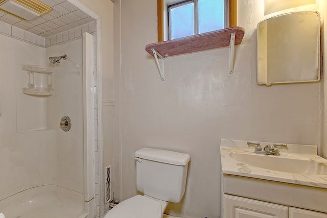 500 Painter St, Everson, PA 15631