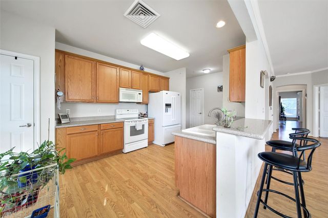 2815 Kings Crossing Drive 214, Kingwood, TX 77345