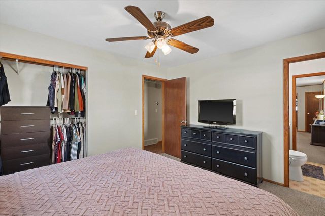 7443 Blackhawk DRIVE, Racine, WI 53402