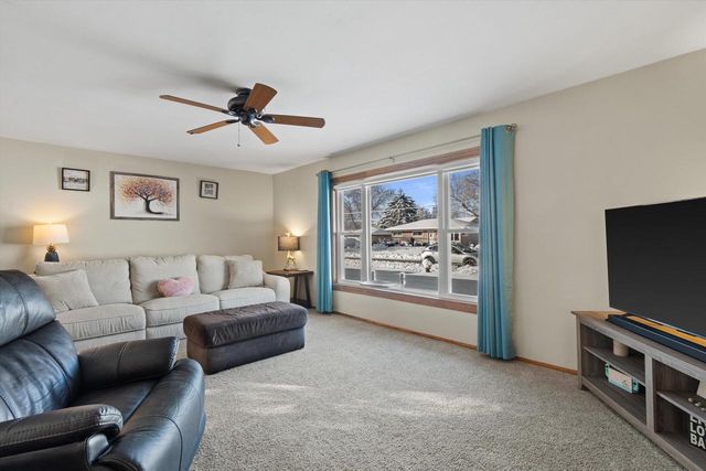 7443 Blackhawk DRIVE, Racine, WI 53402