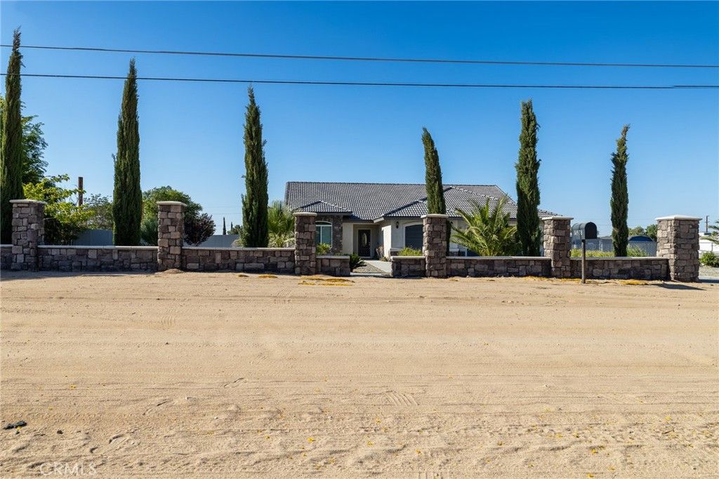 Image 10 of property listing at 14978 Palm, Hesperia, CA 92345