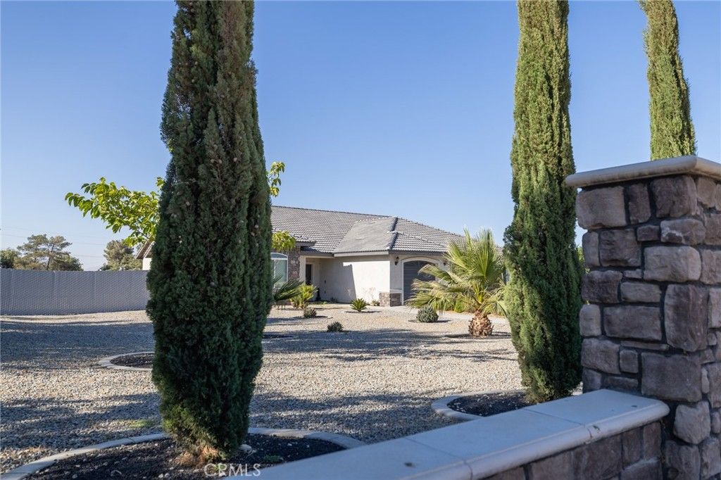 Image 11 of property listing at 14978 Palm, Hesperia, CA 92345